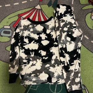 Toddler boy’s pajamas 2T